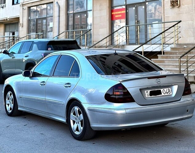 Mercedes E 220 2004, 434,500 km - 2.2 l - Bakı