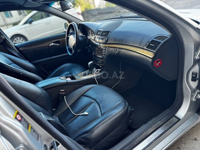 Mercedes E 220 2004, 434,500 km - 2.2 l - Bakı
