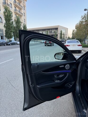 Mercedes E 300 e 4MATIC 2022, 52,000 km - 2.0 l - Bakı