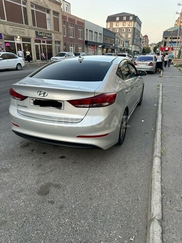 Hyundai Elantra 2017, 241,402 km - 2.0 л - Xırdalan