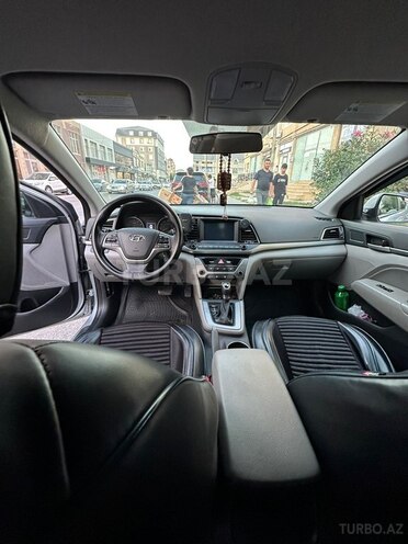 Hyundai Elantra 2017, 241,402 km - 2.0 л - Xırdalan