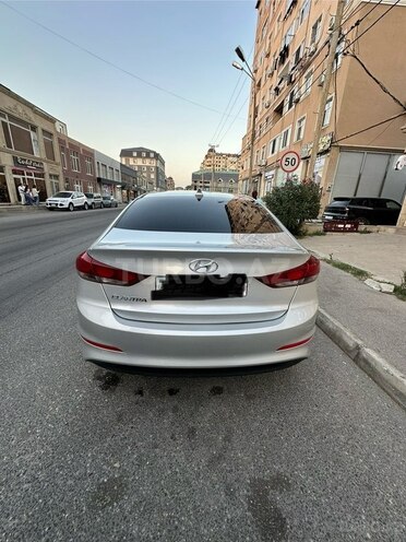 Hyundai Elantra 2017, 241,402 km - 2.0 л - Xırdalan