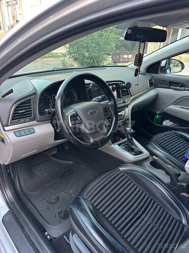 Hyundai Elantra 2017, 241,402 km - 2.0 л - Xırdalan