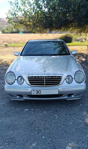 Mercedes E 240 2000, 291,950 km - 2.4 l - Şəki