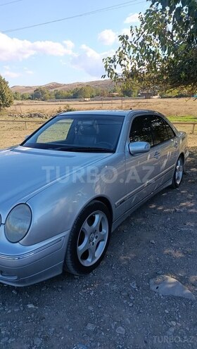 Mercedes E 240 2000, 291,950 km - 2.4 l - Şəki
