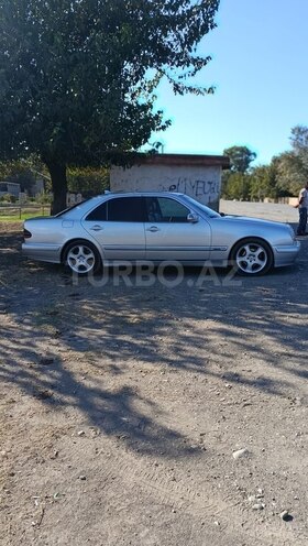 Mercedes E 240 2000, 291,950 km - 2.4 l - Şəki