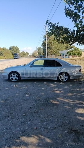 Mercedes E 240 2000, 291,950 km - 2.4 l - Şəki