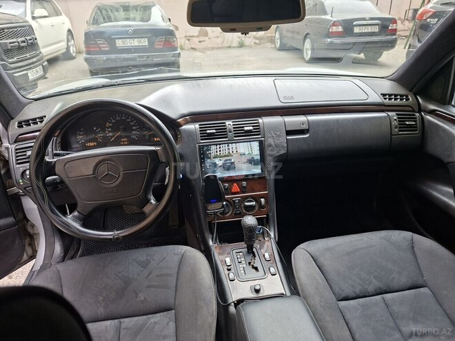 Mercedes E 200 1997, 456,000 km - 2.2 л - Bakı
