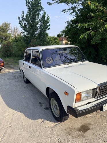 LADA (VAZ) 2107 2009, 360,000 km - 1.6 л - Salyan