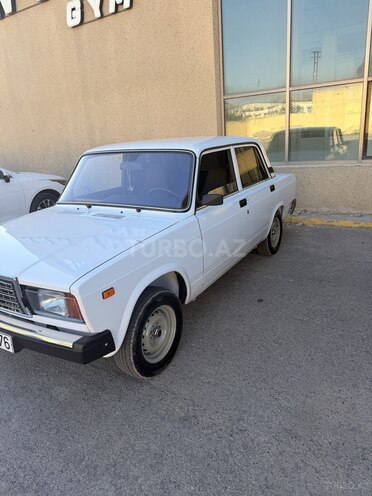 LADA (VAZ) 2107 2009, 360,000 km - 1.6 л - Salyan