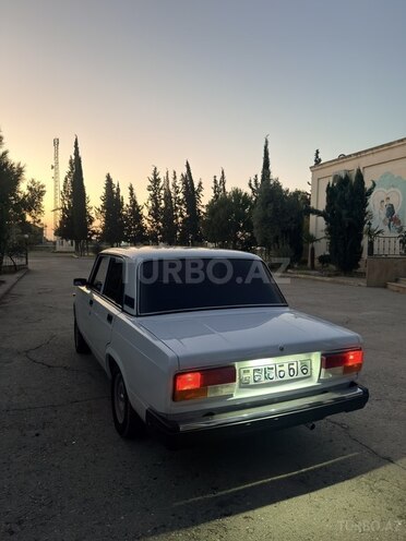 LADA (VAZ) 2107 2009, 360,000 km - 1.6 л - Salyan