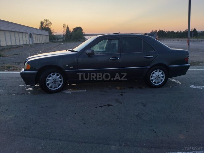 Mercedes C 240 1999, 380,000 km - 2.4 л - Yevlax