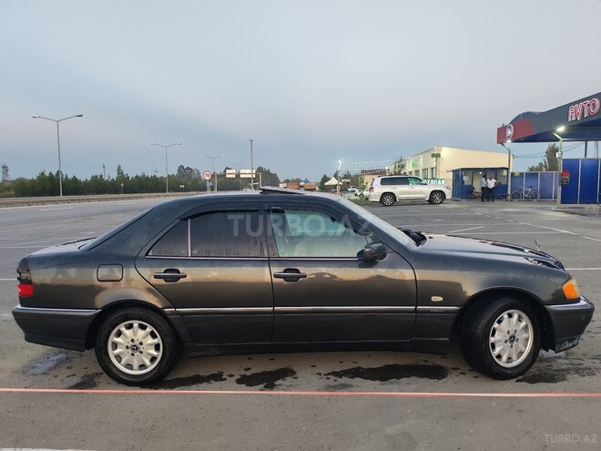 Mercedes C 240 1999, 380,000 km - 2.4 л - Yevlax