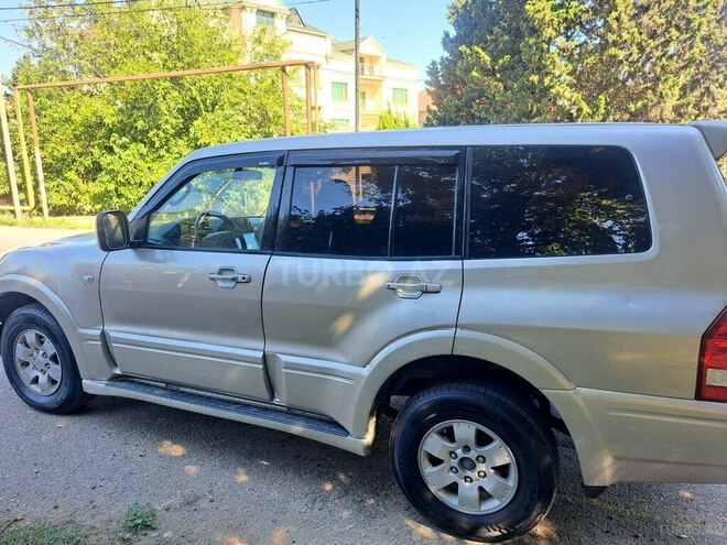 Mitsubishi Pajero 2004, 328,000 km - 2.8 л - Bakı