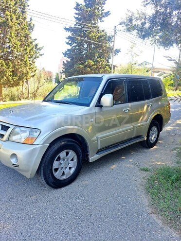 Mitsubishi Pajero 2004, 328,000 km - 2.8 л - Bakı
