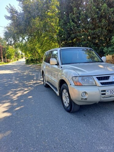 Mitsubishi Pajero 2004, 328,000 km - 2.8 л - Bakı