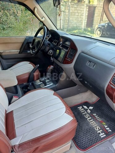Mitsubishi Pajero 2004, 328,000 km - 2.8 л - Bakı