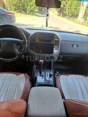 Mitsubishi Pajero 2004, 328,000 km - 2.8 л - Bakı