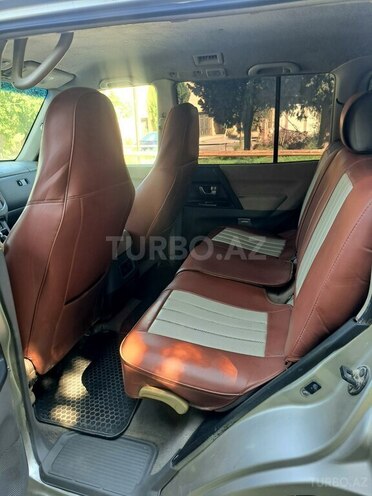 Mitsubishi Pajero 2004, 328,000 km - 2.8 л - Bakı