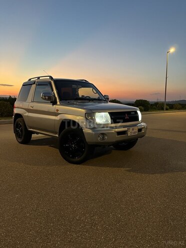 Mitsubishi Pajero io 1999, 300,000 km - 1.8 l - Bakı