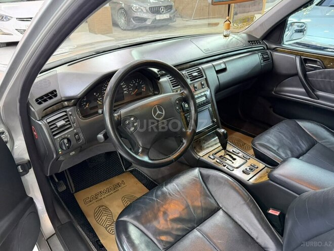Mercedes E 240 2001, 192,079 km - 2.4 l - Xırdalan