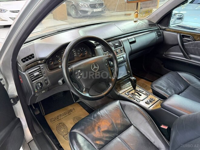 Mercedes E 240 2001, 192,079 km - 2.4 l - Xırdalan