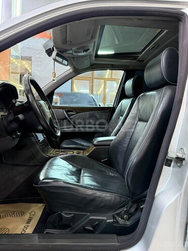 Mercedes E 240 2001, 192,079 km - 2.4 l - Xırdalan