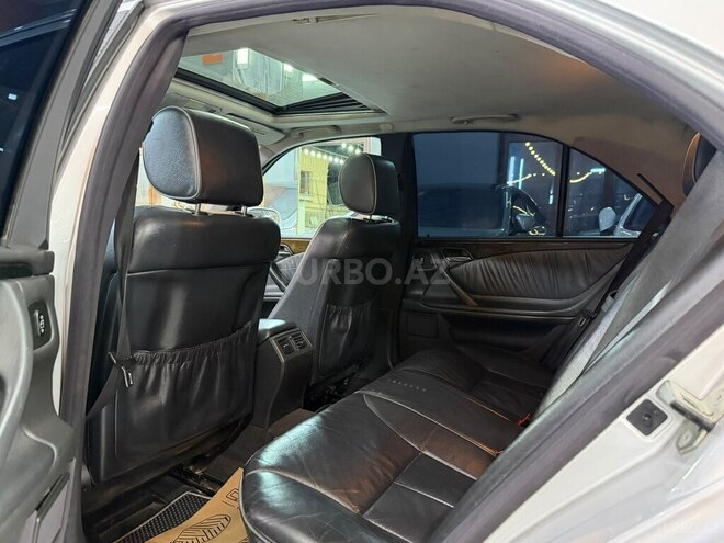 Mercedes E 240 2001, 192,079 km - 2.4 l - Xırdalan