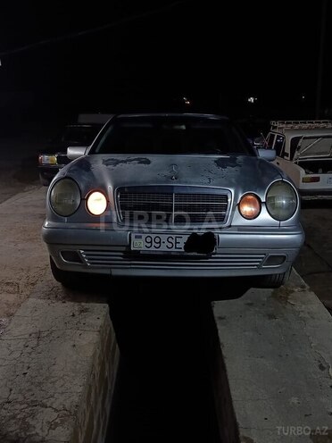 Mercedes E 200 1999, 530,000 km - 2.0 l - Salyan