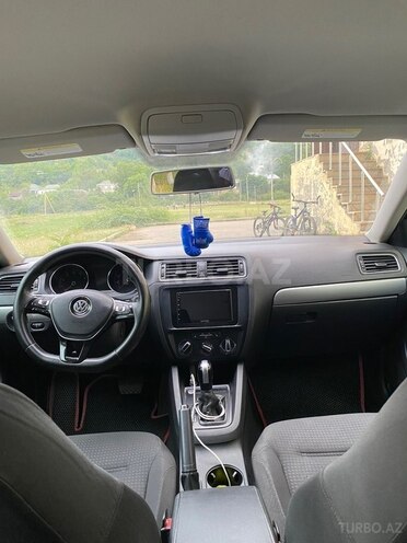 Volkswagen Jetta 2015, 275,000 km - 1.8 l - Qusar