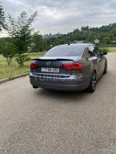 Volkswagen Jetta 2015, 275,000 km - 1.8 l - Qusar