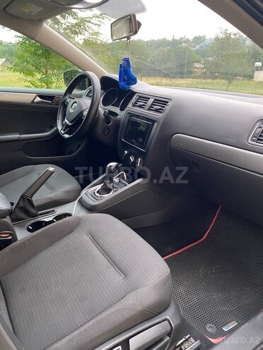 Volkswagen Jetta 2015, 275,000 km - 1.8 l - Qusar