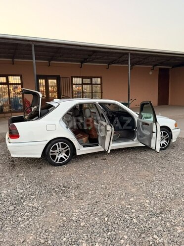 Mercedes C 230 1999, 355,000 km - 2.3 l - Sabirabad