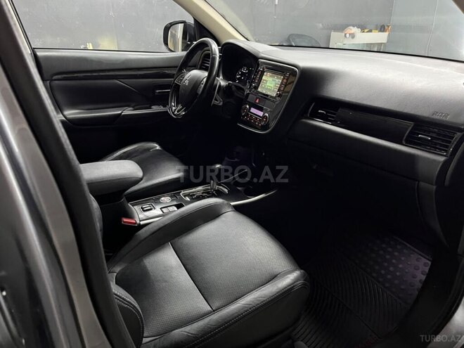 Mitsubishi Outlander 2017, 185,000 km - 2.4 l - Bakı