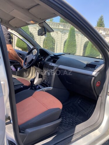Opel Astra 2006, 280,000 km - 1.3 l - Tovuz