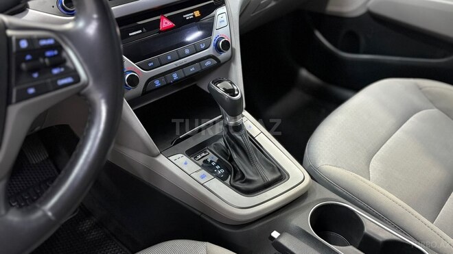 Hyundai Elantra 2018, 133,000 km - 2.0 l - Bakı