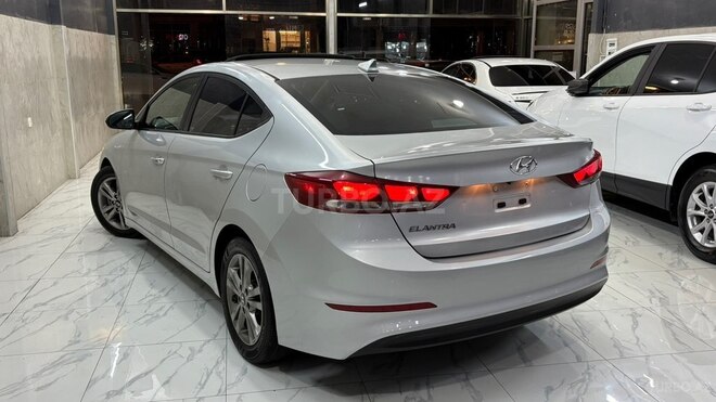 Hyundai Elantra 2018, 133,000 km - 2.0 l - Bakı