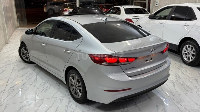 Hyundai Elantra 2018, 133,000 km - 2.0 l - Bakı