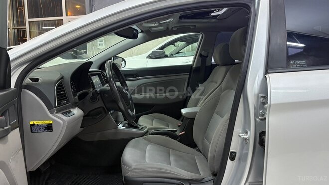 Hyundai Elantra 2018, 133,000 km - 2.0 l - Bakı