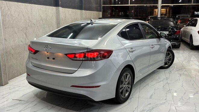 Hyundai Elantra 2018, 133,000 km - 2.0 l - Bakı