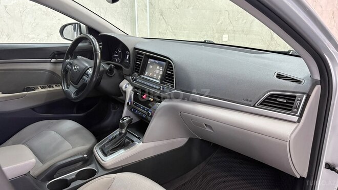 Hyundai Elantra 2018, 133,000 km - 2.0 l - Bakı