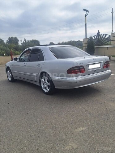 Mercedes E 220 2000, 357,000 km - 2.2 l - Bakı