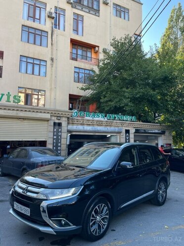 Mitsubishi Outlander 2015, 210,000 km - 2.4 л - Bakı
