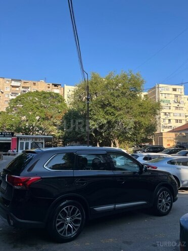Mitsubishi Outlander 2015, 210,000 km - 2.4 л - Bakı