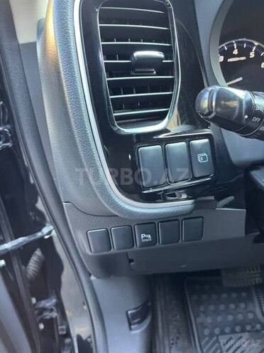 Mitsubishi Outlander 2015, 210,000 km - 2.4 л - Bakı