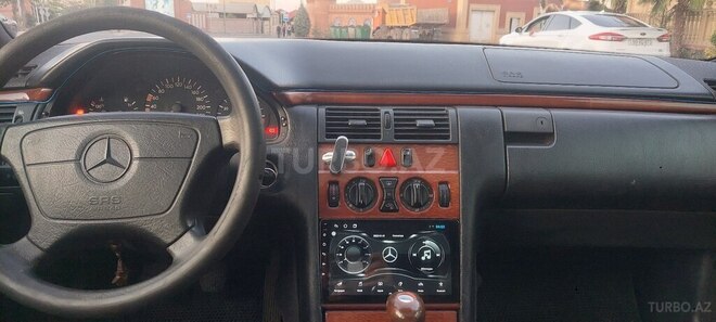 Mercedes E 200 1998, 420,000 km - 2.0 l - Gəncə