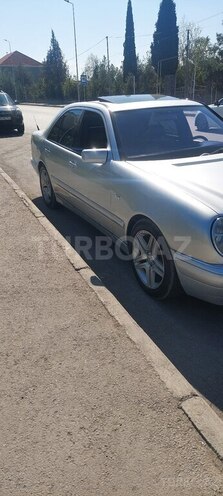 Mercedes E 200 1998, 420,000 km - 2.0 l - Gəncə