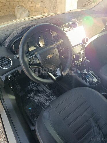 Chevrolet Cruze 2011, 400,000 km - 1.4 l - Salyan