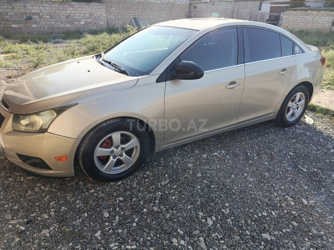 Chevrolet Cruze 2011, 400,000 km - 1.4 l - Salyan