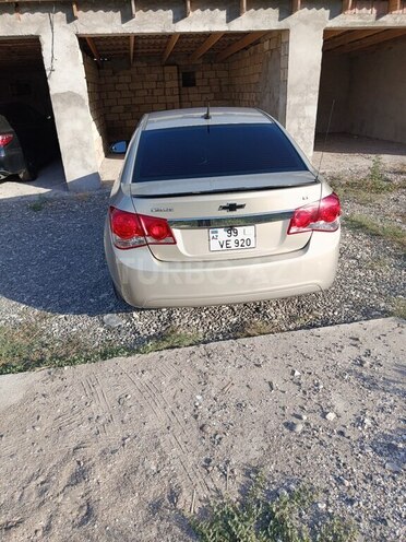 Chevrolet Cruze 2011, 400,000 km - 1.4 l - Salyan